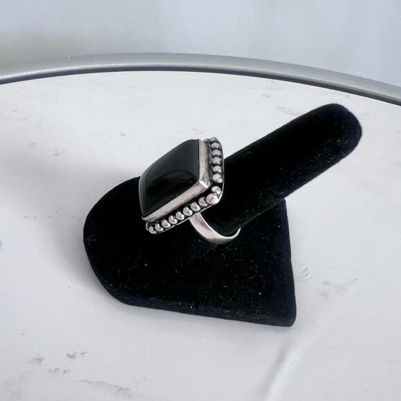 Sterling Silver .925 Bezel Set Black Onyx Statement Ring Size 6 - Picture 5 of 9